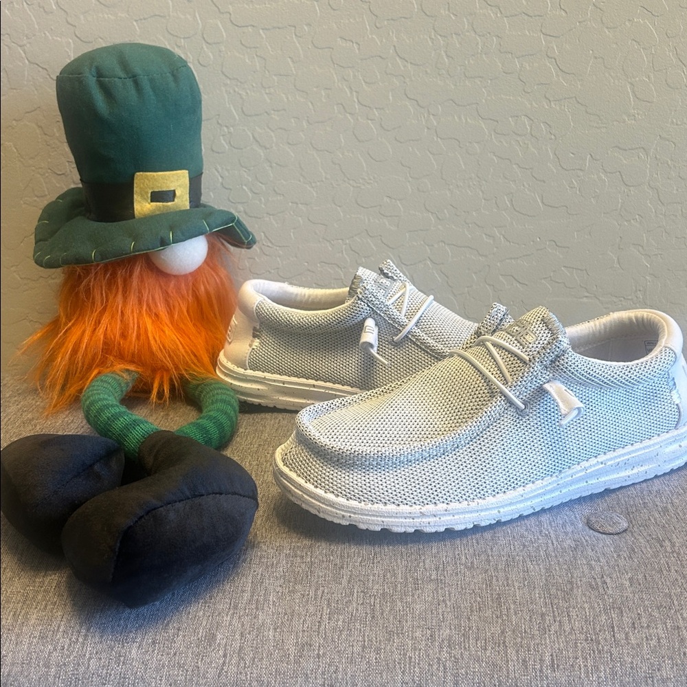 Hey Dude Wally mens 9/womens 10.5